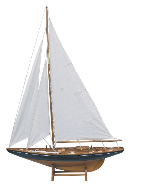 Yacht Ã  voile en bois - voiles cousues - dÃ©coration marine