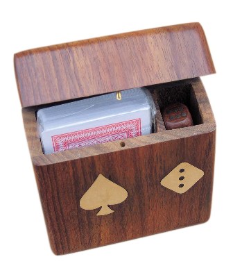 Jeux de cartes - Jeu de cartes-dés avec couvercle pliant en bois Jeux de cartes - Jeu de cartes-dés avec couvercle pliant en bois