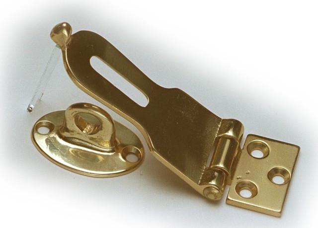 Accastillage voilier - porte - Porte cadenas en laiton vernis