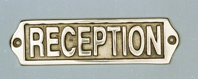 Plaque de porte en laiton avec motif  RECEPTION  - décoration marine